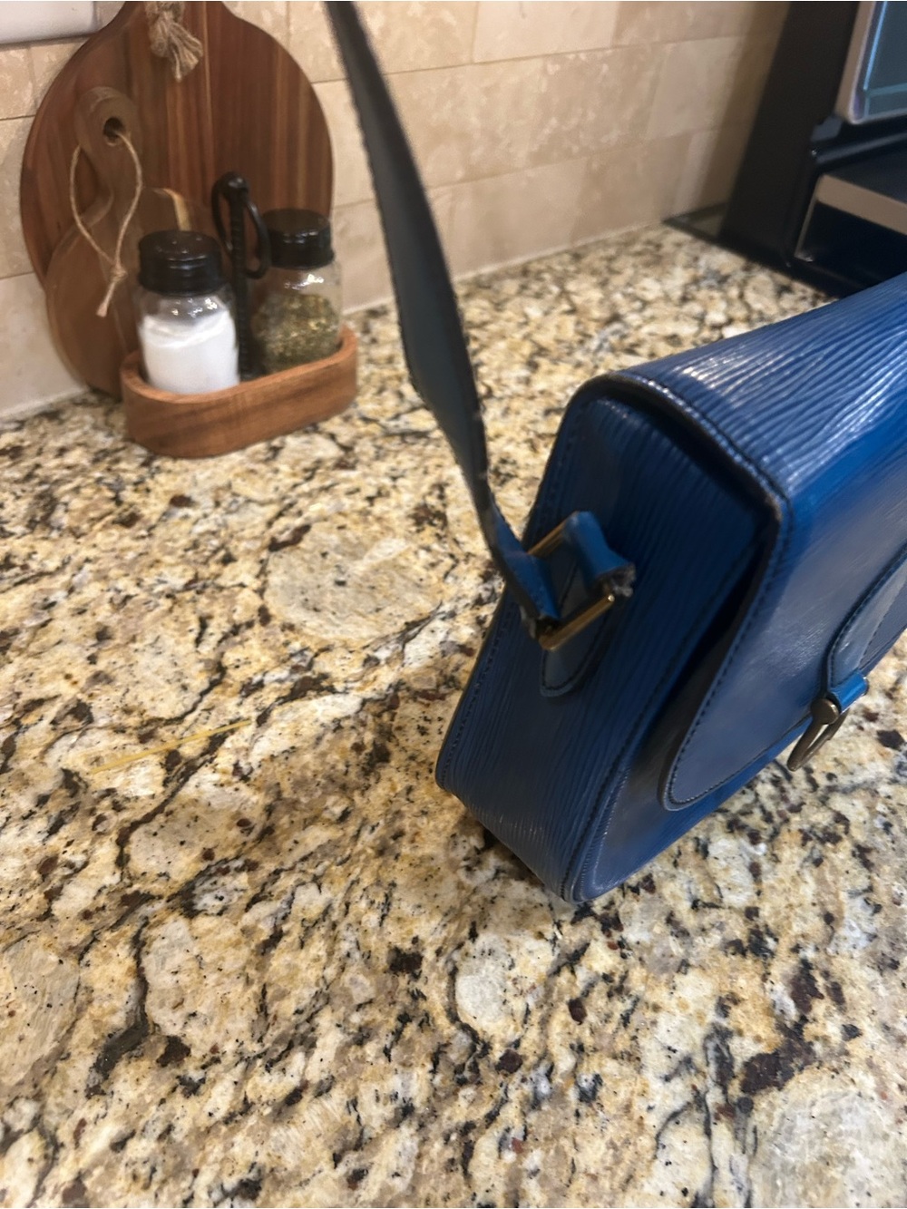 Louis Vuitton Saint Cloud gm Epi Blue Leather with coa - Picture 4 of 14